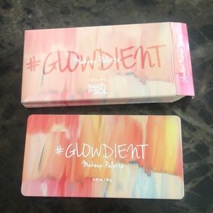 Touch in Sol #Glowdient Makeup Palette